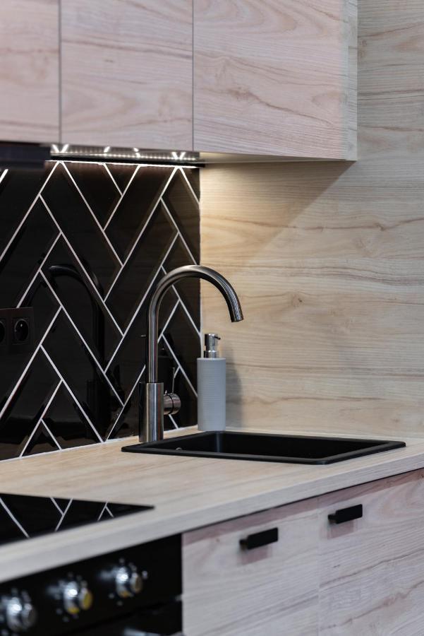 Loft Style Apartment Opienskiego Close To The Zurawiniec Nature Reserve By Noclegi Renters Познан Екстериор снимка
