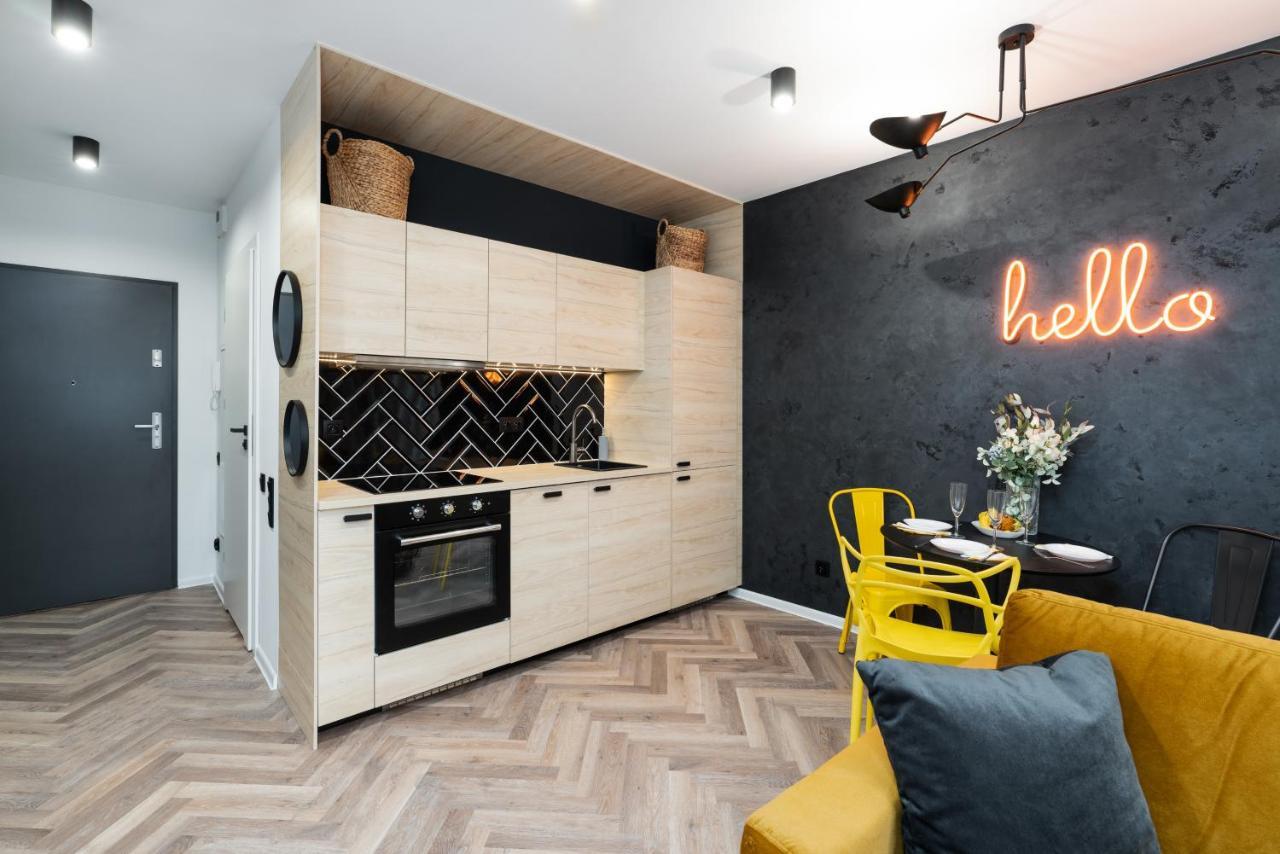 Loft Style Apartment Opienskiego Close To The Zurawiniec Nature Reserve By Noclegi Renters Познан Екстериор снимка